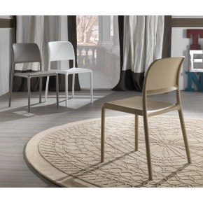 SEDIA IN RESINA RINFORZATA CON FIBERGLASS VARI COLORI