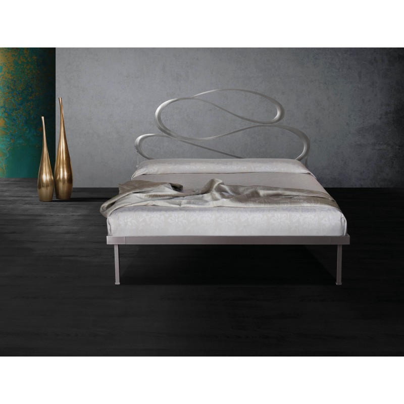 Letto in ferro mod. Infinity giroletto