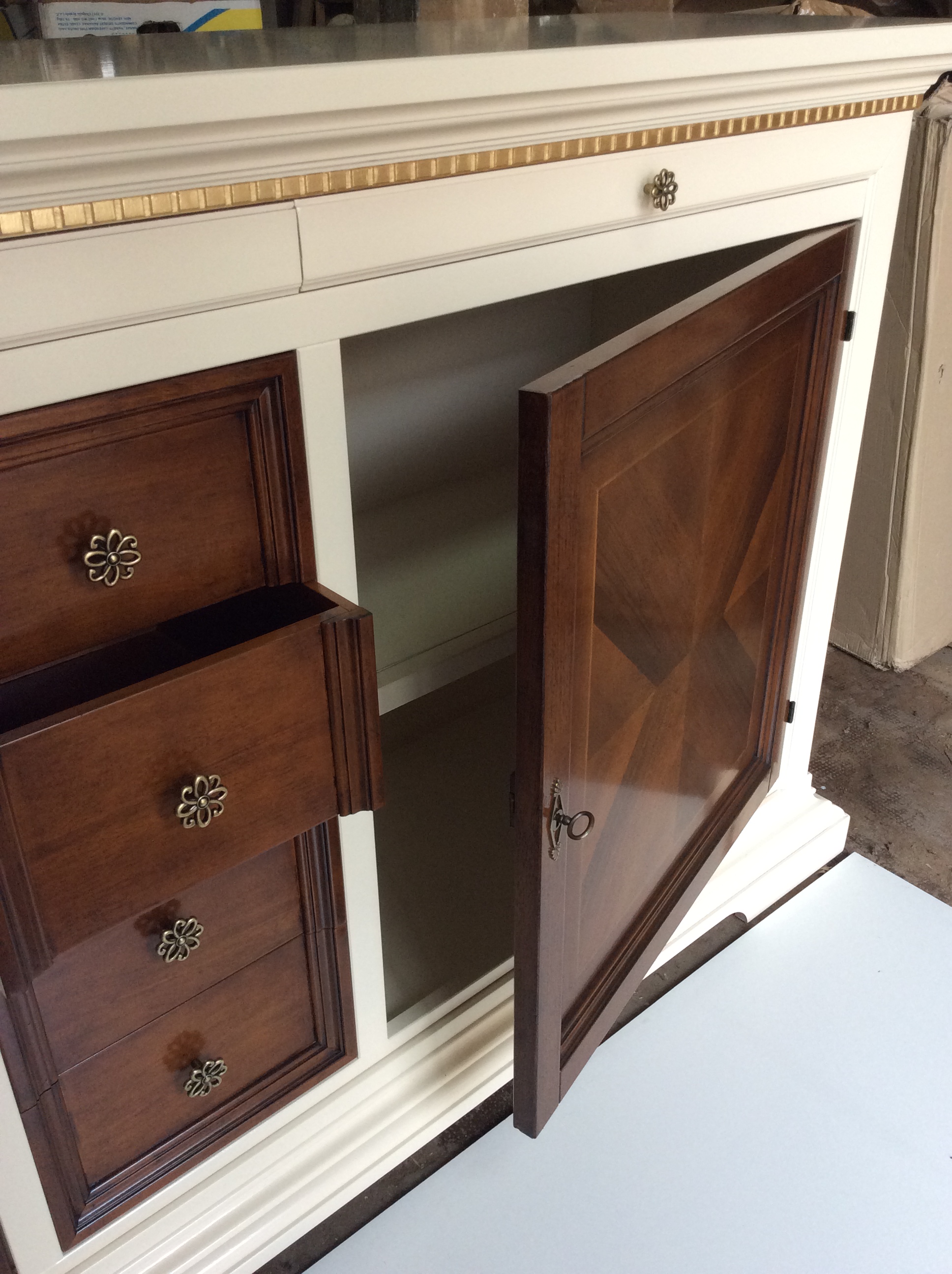 credenza classica bicolore in legno massello